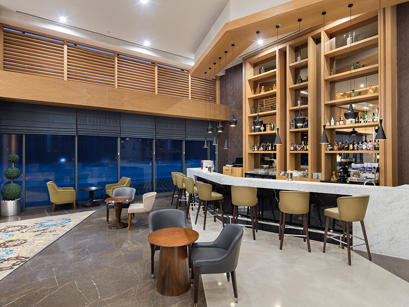 Lobby Lounge & Bar